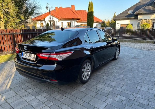 Toyota Camry cena 109900 przebieg: 85000, rok produkcji 2019 z Sierpc małe 191